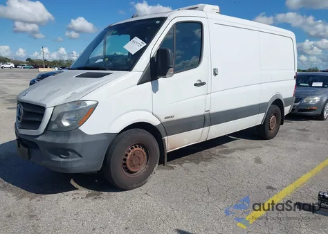 2015 Mercedes-Benz Sprinter 2500 Normal Roof z USA, uszkodzony, nr VIN WD3PE7CC5FP123611